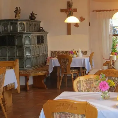 Gaestehaus Am Ludwigsberg 3*
